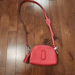 Marc Jacobs The Shutter red leather crossbody bag